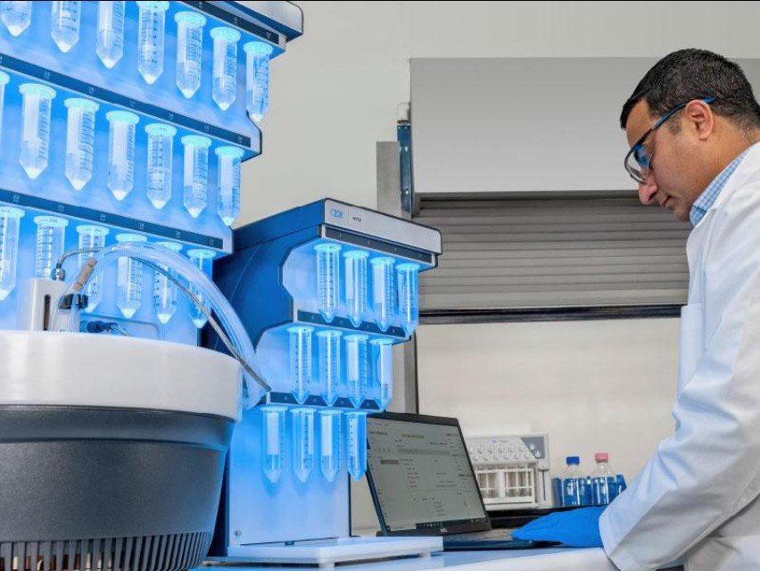 Peptide synthesis and biotechnology research laboratory